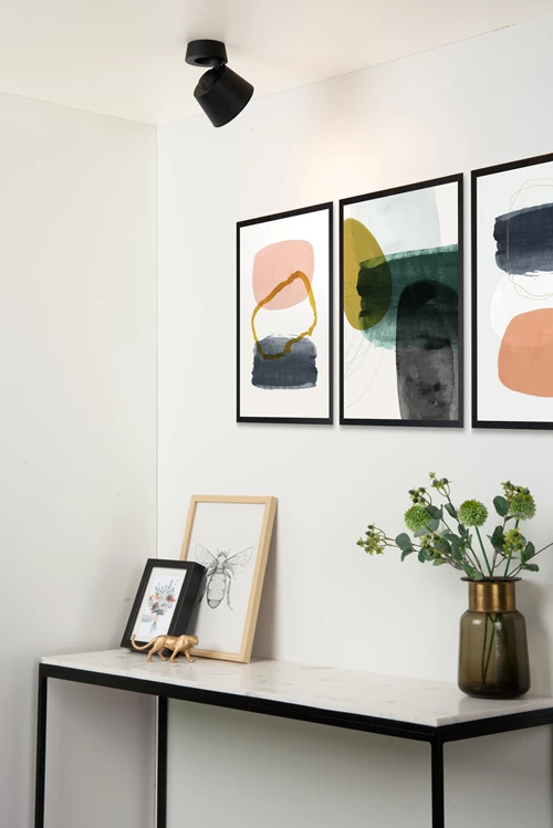 Lucide TRIGONO - Plafondspot - Ø 10,5 cm - 1xGU10 - Zwart - sfeer 1